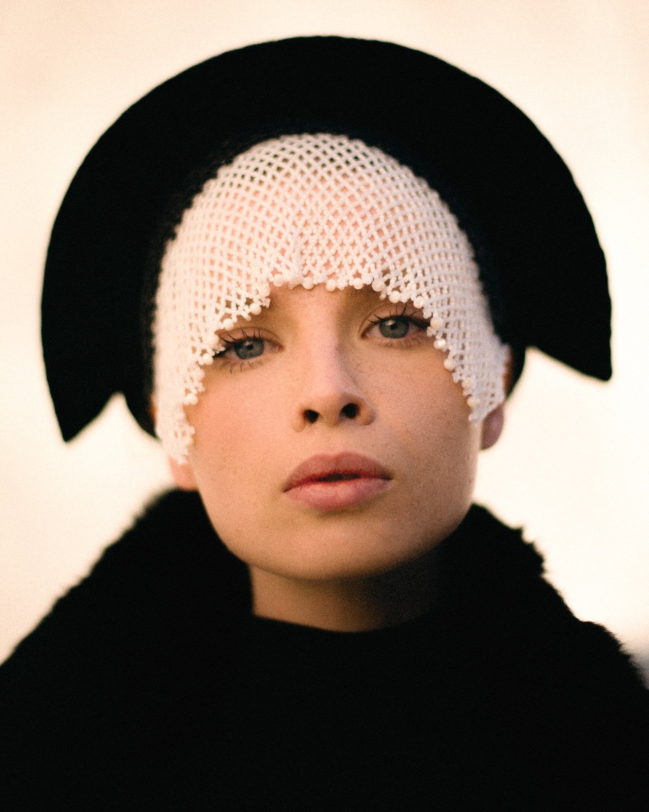 A small black kokoshnik 3
