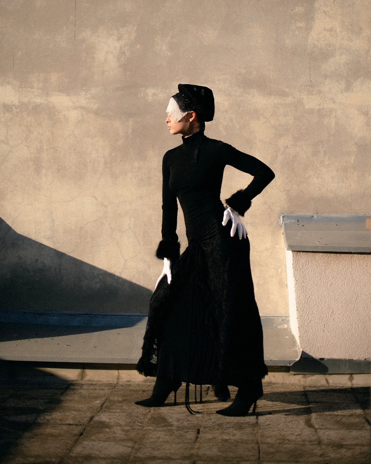 A small black kokoshnik 2